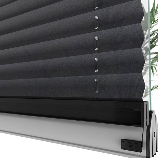 16 MM Black New Patterned Pleated Blind