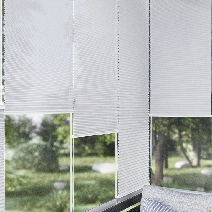 16 MM Diamond Series White Pleated Blind