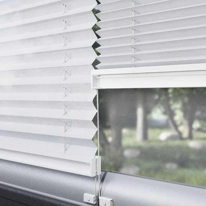 16 MM Diamond Series White Pleated Blind