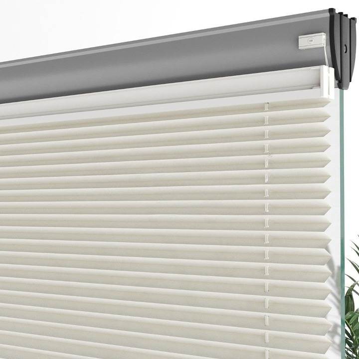 16 MM Diamond Series Off White Pleated Blind