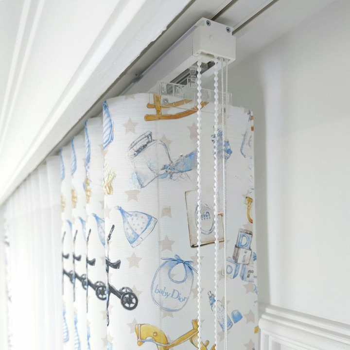 Teddy Bear Print Vertical Sheer Blind